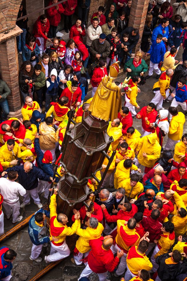 Corsa dei Ceri-Gubbio-Procession-15th May-faithful