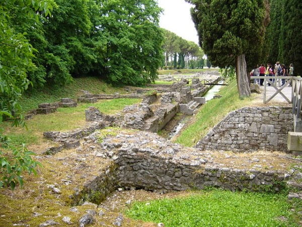 Porto fluviale - Area Archeologica- resti- pietre