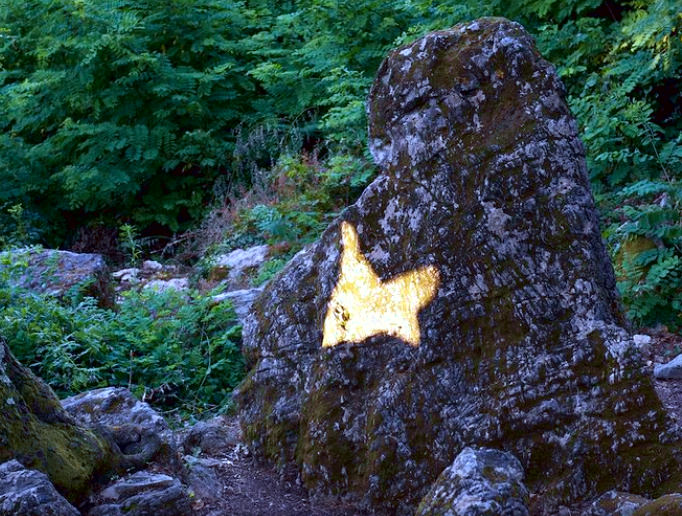 Farfalla di luce- menhir- paleolitico- parco megalitico- astronomia