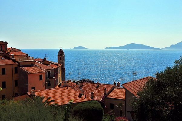 What to see in Tellaro-Belvedere-Tellaro-roofs-Island Palmaria-Sea-