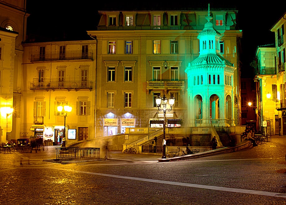 what to see in Acqui Terme-Piazza della Bollente-La Bollente-Acqui Terme-Civic Tower-steam-colored lights