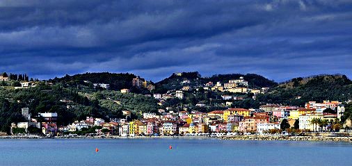 cosa vedere a San Terenzo-Il borgo dei poeti romantici inglesi- Panorama-San Terenzo-Golfo dei Poeti-Lerici-Baia-Spiaggia-Mare