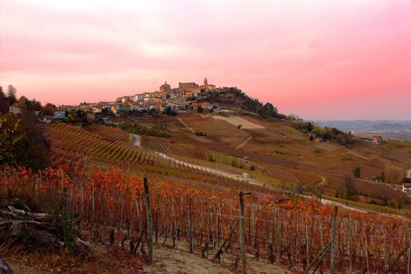 Perchè andare a La Morra-Panorama- Tramonto-Vigneti-Nebbiolo-Barolo