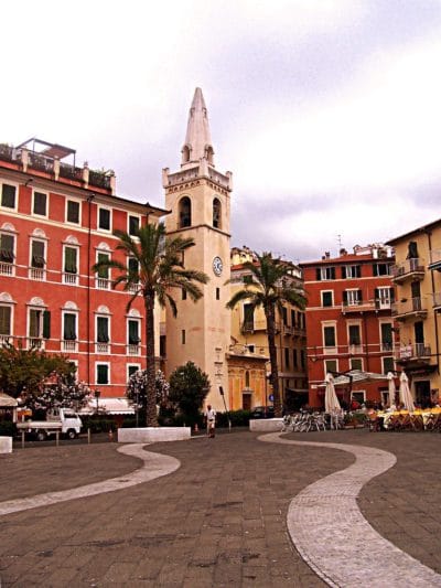 Perché soggiornare a Lerici? la Chiesa di San Rocco Perché soggiornare a Lerici?- Chiesa di San Rocco-oratorio-Lerici-Piazza-Palme-Golfo dei Poeti-Case colorate