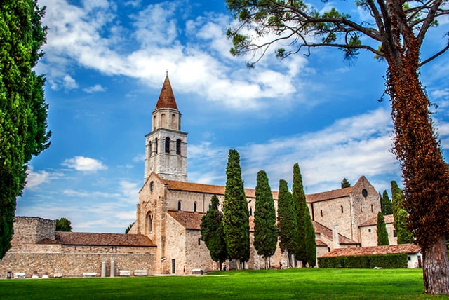 Visita alla scoperta della antica Aquileia- Basilica Patriarcale di Aquileia- Basilica Patriarcale di Santa Maria Assunta- Campanile- Sito Unesco-Battistero-Aula Cromaziana