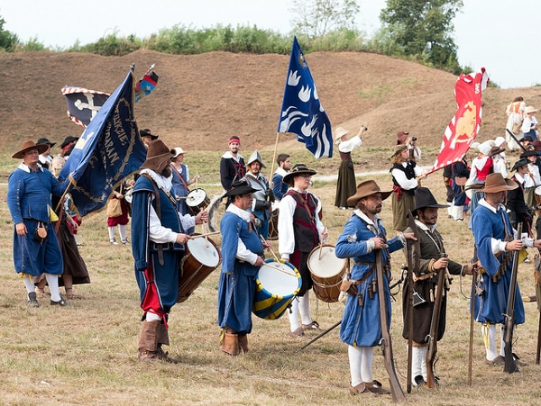 - Historical reenactment A.D. 1615 Palma to arms - Period costume - flags - Palmanova -