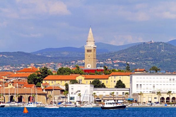 Cosa vedere a Capodistria in un giorno- Porticciolo- Torre Civica- Barche- Taverna-Koper