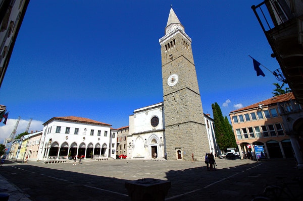 What to see in Koper in one day - Tito trg - Tito Square - Cathedral of the Assumption - Civic Tower - Palazzo della Loggia