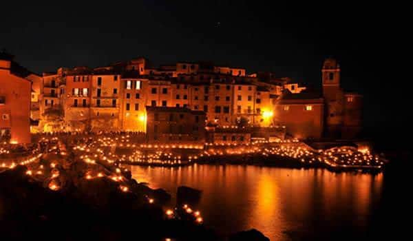 6 borghi italiani da vedere a Natale- Tellaro- Lerici-Golfo dei Poeti-Natale Subacqueo- Candele-Vigilia di natale