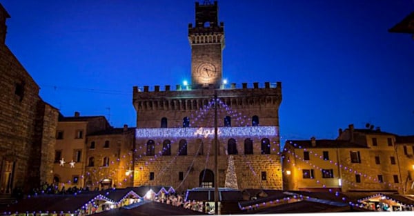 6 borghi italiani da vedere a Natale- Montepulciano- Mercatino di Natale- Castello di Babbo Natale- Luci natalizie- addobbi