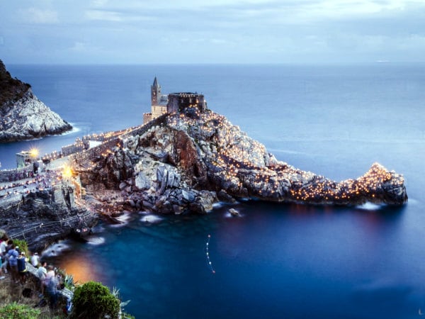 4 borghi ideali per un weekend romantico- Portovenere- Panorama- Promontorio- Chiesa di San pietro- Golfo dei Poeti- Crepuscolo