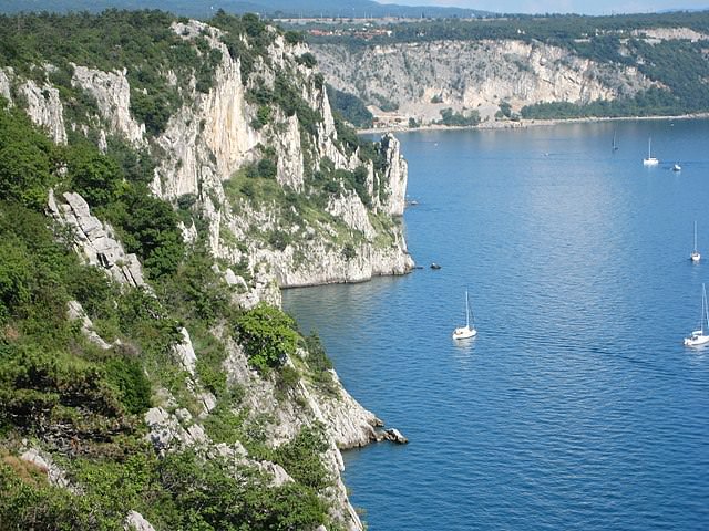 le interessanti leggende di Trieste- Carso- Carso Triestino- Scogliera- Mare