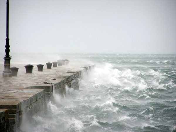 Le interessanti leggende di Trieste- Bora - Bora scura- Molo- Mare- tempesta- vento