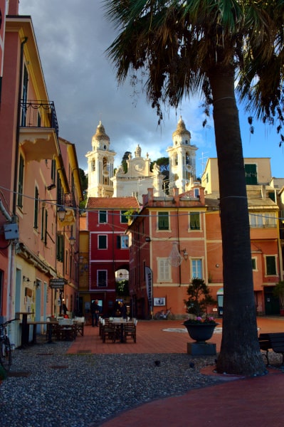 What to see in Laigueglia - Church of San Matteo - Palaces - Bell towers - small square -