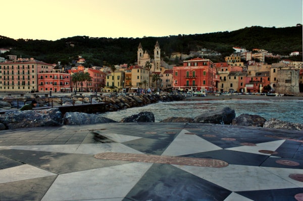 What to see in Laigueglia - Panorama - Pier - Wind rose - Sunset