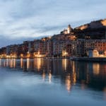 Cosa vedere nel Golfo dei Poeti- Portovenere-Porticciolo- Tramonto- Crepuscolo-barche-luci-riflessi