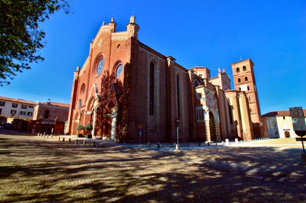 What to see in Asti - Cathedral of Santa Maria Assunta - Cathedral of Asti - Rosoni - portals