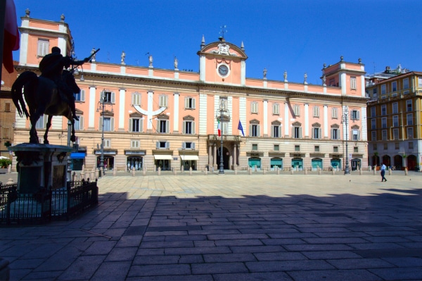 Palazzo del Governatore- Piazza Cavalli- Statua Equestre Ranuccio Farnese