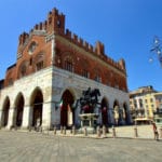 Cosa Vedere a Piacenza- Palazzo Gotico- Piazza Cavalli- Statua equestre Alessandro Farnese
