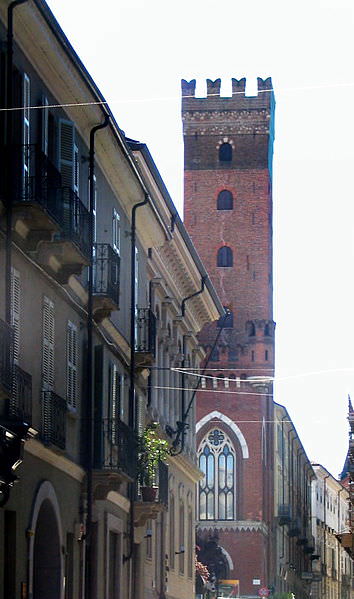 Torre Cometina- Corso Alfieri- merlature