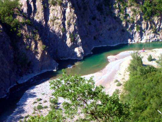 Bobbio- Via dei Mansi- Brugnatello- Fiume Trebbia- Alberi