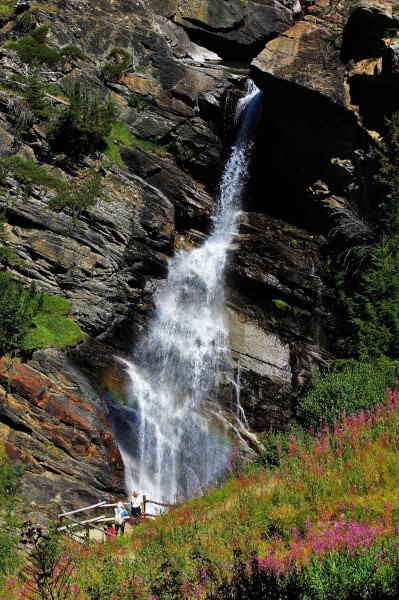 Cosa vedere nei dintorni di Aosta- Cascate di Lillaz- rocce- fiori
