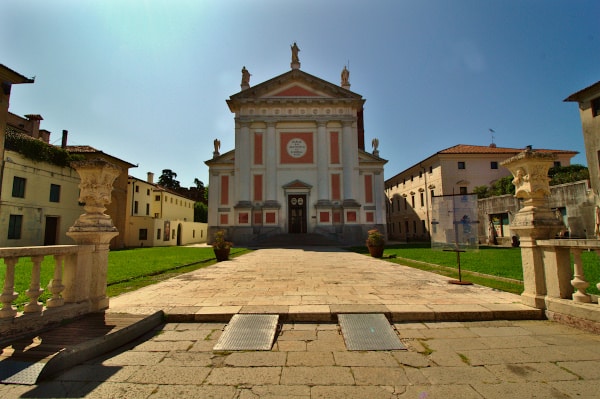 Cosa Vedere a Castelfranco Veneto in poche ore- Duomo- facciata-piazza