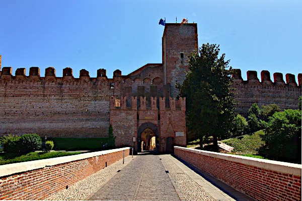 What to see in Cittadella in a few hours - Porta Bassanese - Tower - battlements - bridge