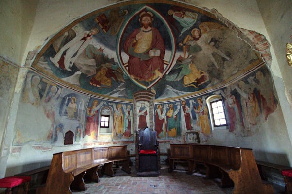 What to see in Volpedo, village of Pellizza - fresco - Gothic - Romanesque church