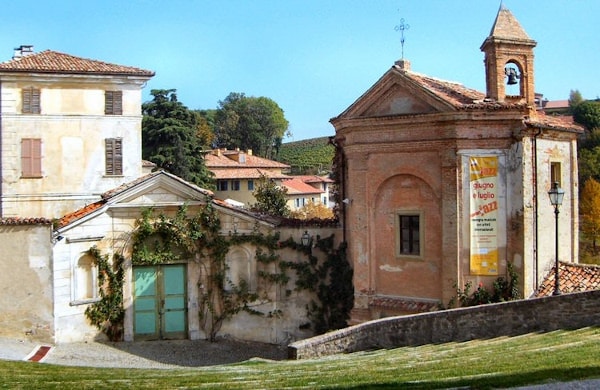 Horszowski Auditorium - Oratory of Santa Elisabetta - Palazzo Scarampi - climbing plants