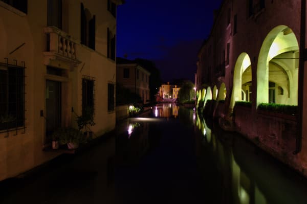 miti e leggende di Treviso- Canale dei Buranelli- notte- luci