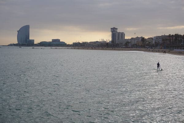 Cosa vedere a Barcellona in un giorno-Mare-Monumenti-Tramonto-Vista-Cielo-Blu-Arancione