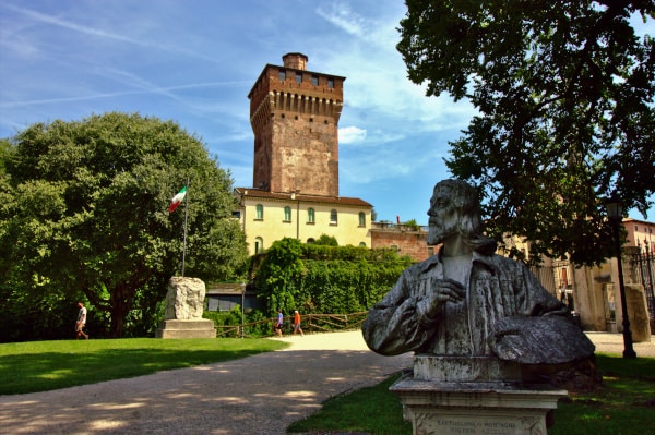 Cosa vedere a Vicenza- Giardini Salvi- Torre del Castello Scaligero- Busto di Bartolomeo Montagna- Alberi