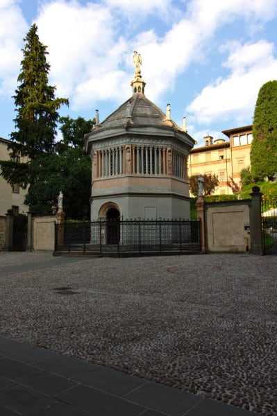 Battistero del Duomo di Sant'Alessandro-Statue-Ottagono-BG