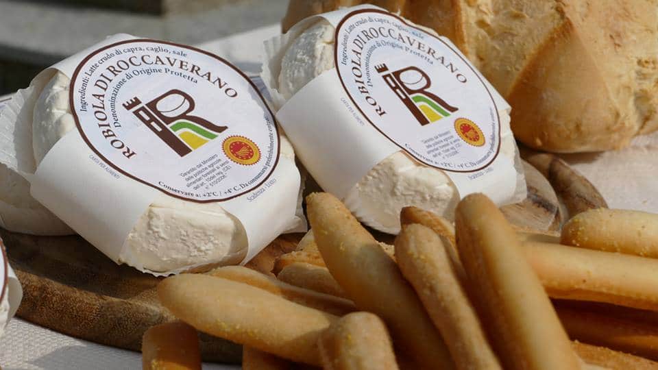 Robiola di Roccaverano-cheese-breadsticks-Robiola di Roccaverano cheese protection consortium