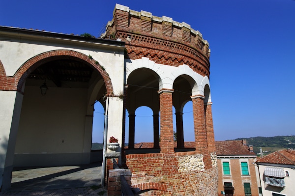 Cosa vedere a Moncalvo-Torrione-Bottega del vino-Castello Gonzaga-belvedere