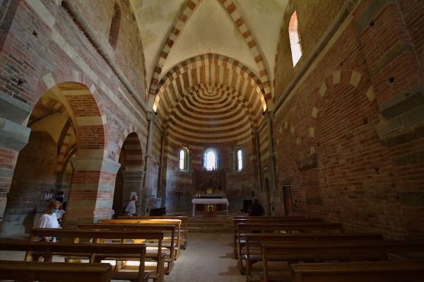 Visita all'Abbazia di Vezzolano-navata centrale-abside-decorazioni