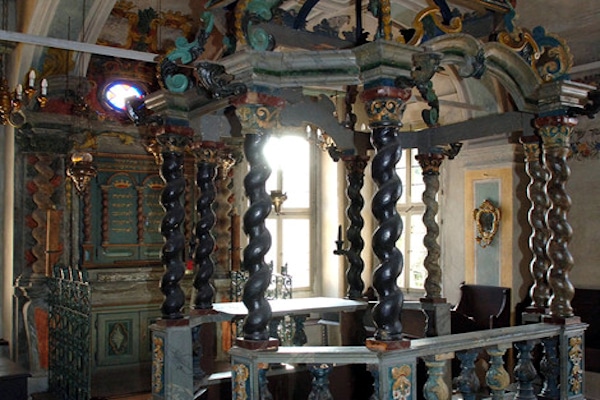 Synagogue-tevah-Pulpit-baroque