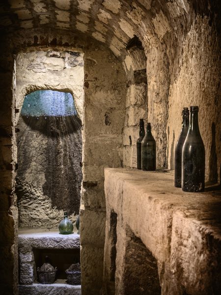 Cosa vedere a Rosignano Monferrato- Infernot comunale-oculo-bottiglie-pietra da cantoni