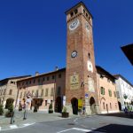 Cosa vedere a Cherasco-torre civica-palazzo comunale-langhe-meridiana-lunario