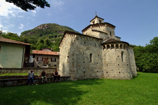 Cosa fare a Mergozzo, lago, sentieri e- Chiesa di San Giovanni Montorfano-chiesa romanica-borgo medievale