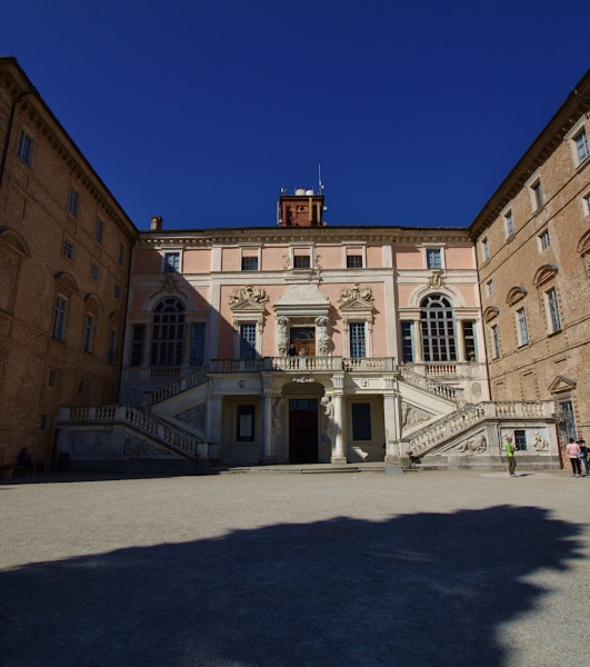 Telamoni-baroque staircase-Guerino Guerini