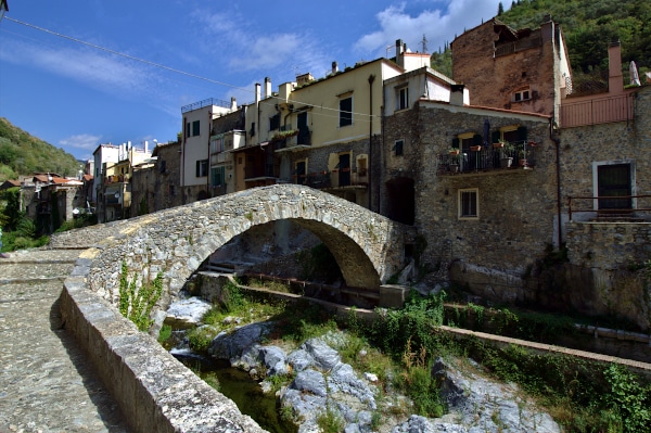 Cosa vedere a Zuccarello-Ponte Romanico-Ponte Medievale-pietra