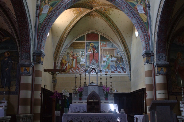 Cosa vedere a Bossolasco-Chiesa di San Giovanni-interno-affreschi-decorazioni