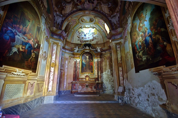 What to see in Magliano Alfieri-Chapel of SS. Crucifix-Chapel of the Shroud-Baroque