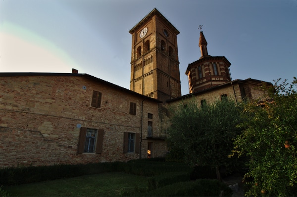 Cosa vedere nei dintorni di Asti-Abbazia aleramica di Grazzano Badoglio-chiostro