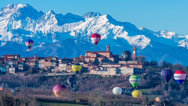 International aerostatic meeting of the Monregalese epiphany - hot air balloons - mountains - panorama