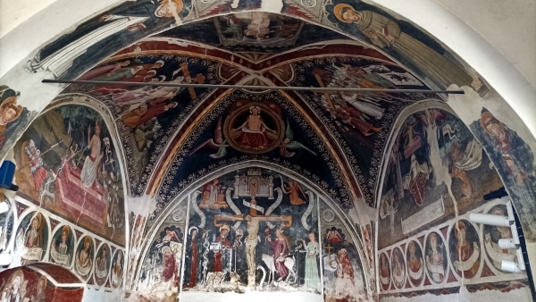 What to see in Mondovì - Chapel of the Holy Cross - 15th century frescoes - Brachial Cross